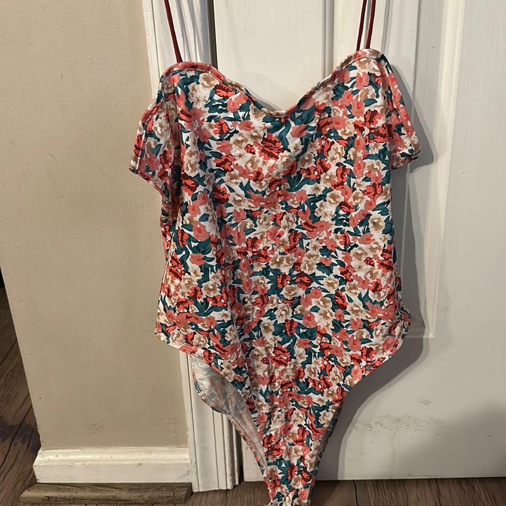 SHEIN FLORAL PRINT BODY SUIT